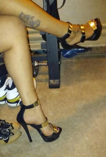 , 25  female escort, Norfolk