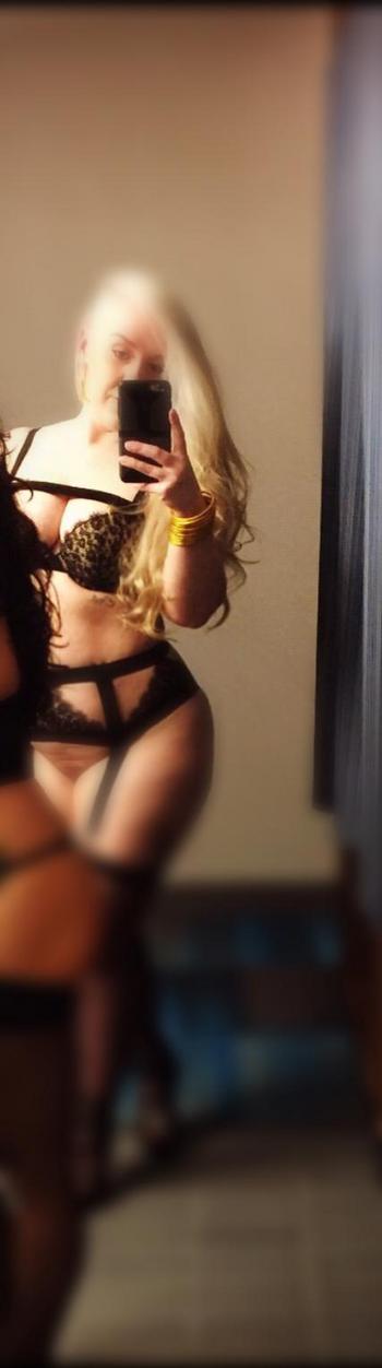, 29  female escort, Norfolk