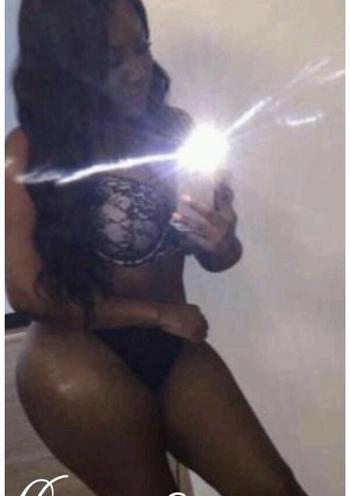 , 18  female escort, Norfolk