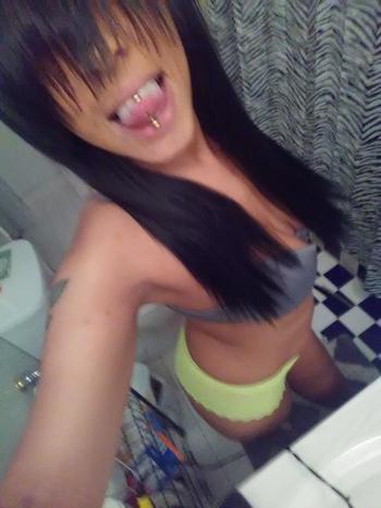 , 25  female escort, Norfolk