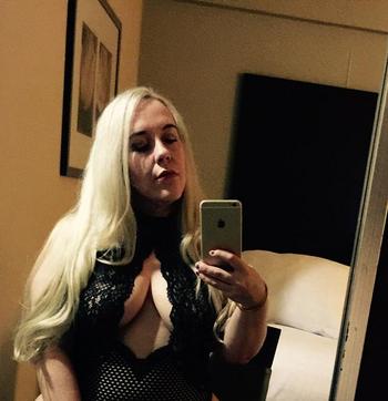 , 29  female escort, Norfolk