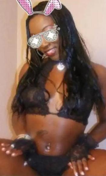 , 30  female escort, Norfolk
