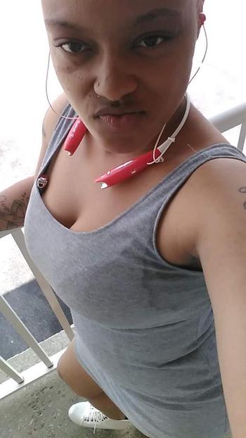 , 23  female escort, Norfolk