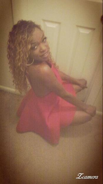 , 22  female escort, Norfolk