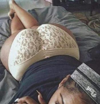 , 24  female escort, Norfolk