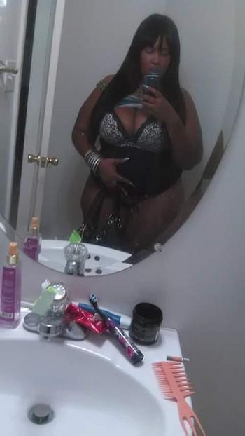 , 24  female escort, Norfolk