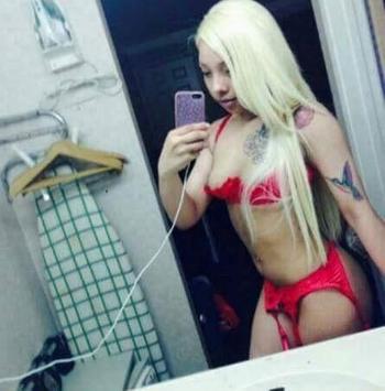 , 21  female escort, Norfolk