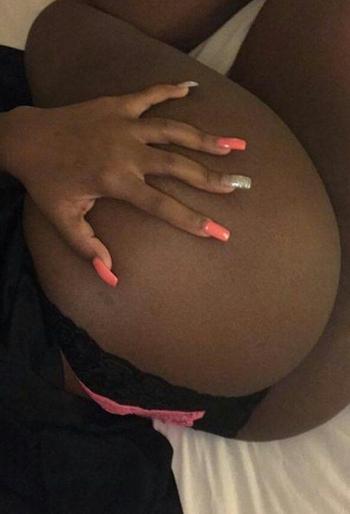 , 23  female escort, Norfolk