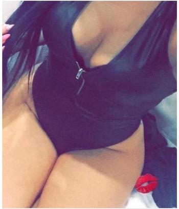 , 26  female escort, Norfolk
