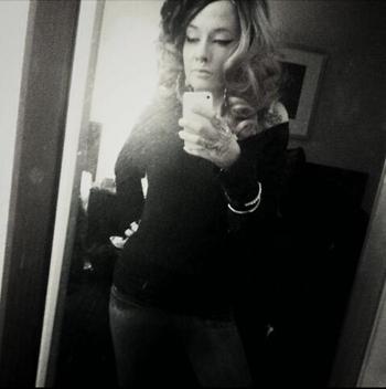 , 26  female escort, Norfolk