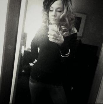 , 26  female escort, Norfolk