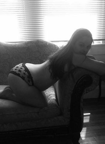 , 29  female escort, Norfolk