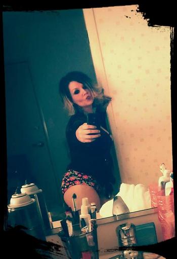 , 25  female escort, Norfolk