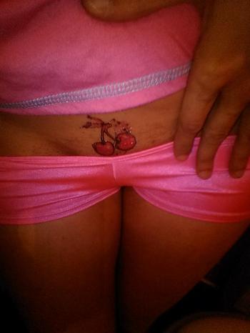 , 26  female escort, Norfolk