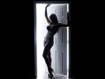 , 25  female escort, Norfolk