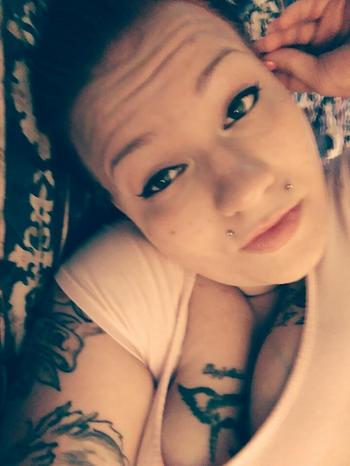 , 26  female escort, Norfolk