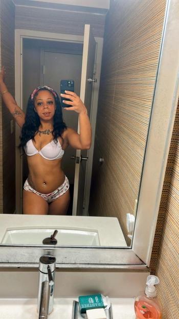 Kamilla, 26  female escort, Norfolk