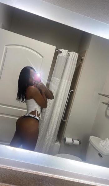 Asia , 21  female escort, Norfolk