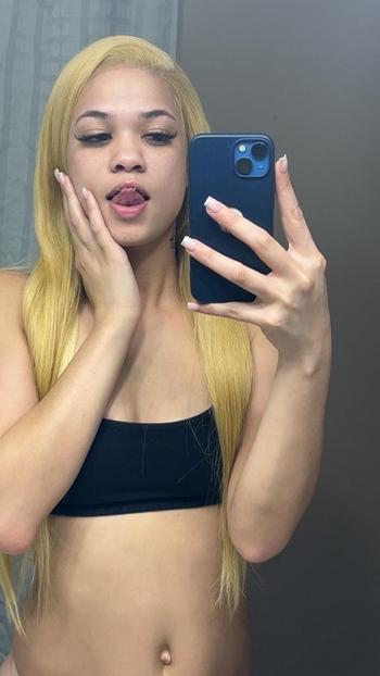 Rain, 26  female escort, Norfolk